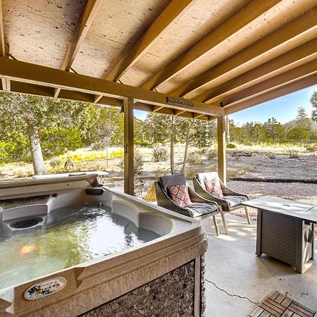 Peaceful Strawberry Cabin Fire Pit And Hot Tub Pine Exterior photo