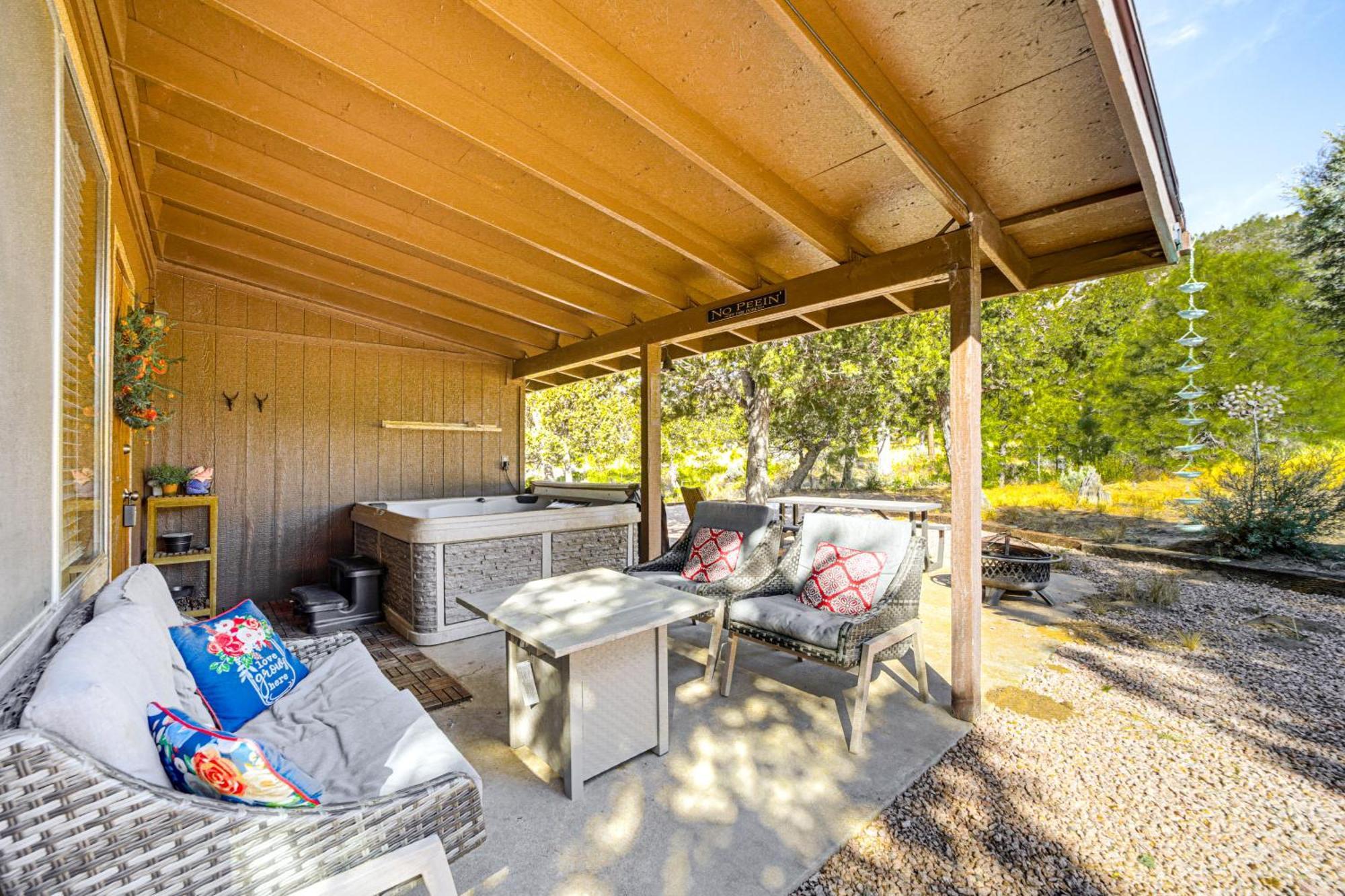 Peaceful Strawberry Cabin Fire Pit And Hot Tub Pine Exterior photo